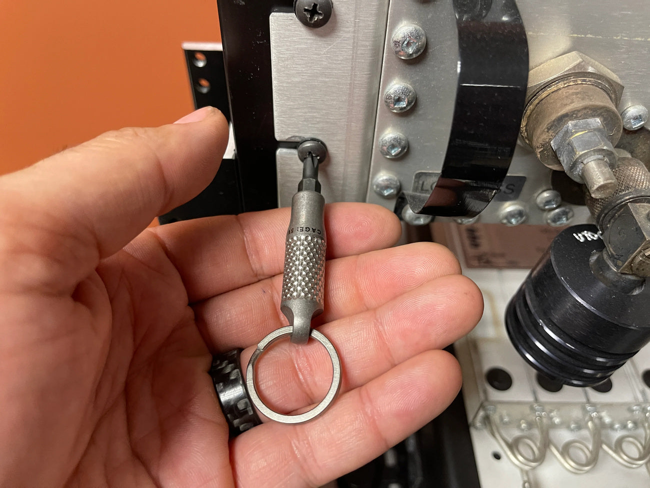 CountyComm Nub Titanium Screwdriver