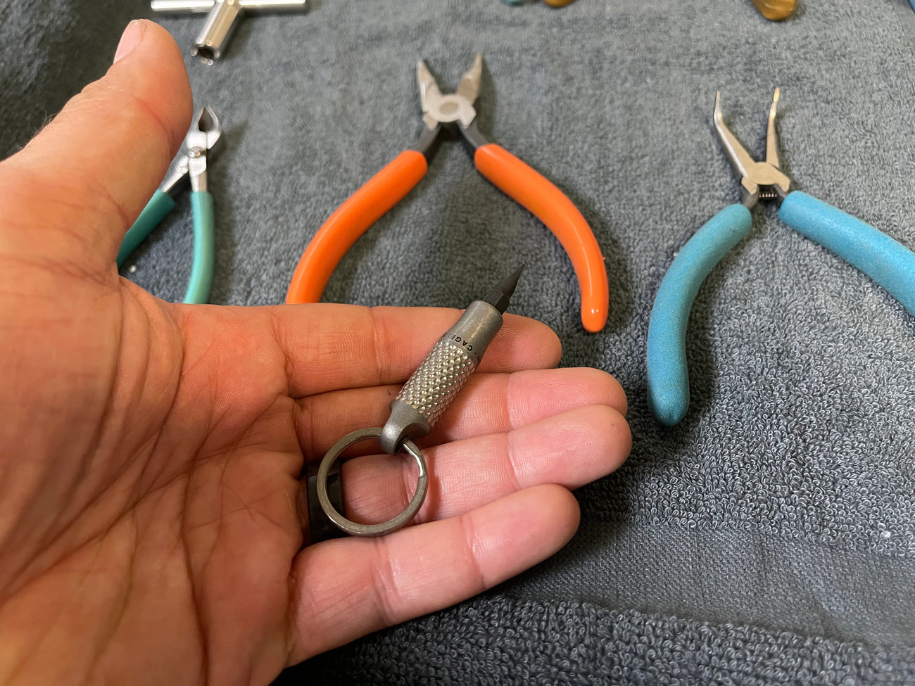 CountyComm Nub Titanium Screwdriver