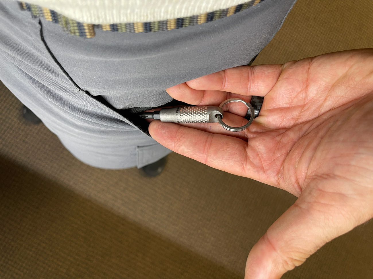CountyComm Nub Titanium Screwdriver
